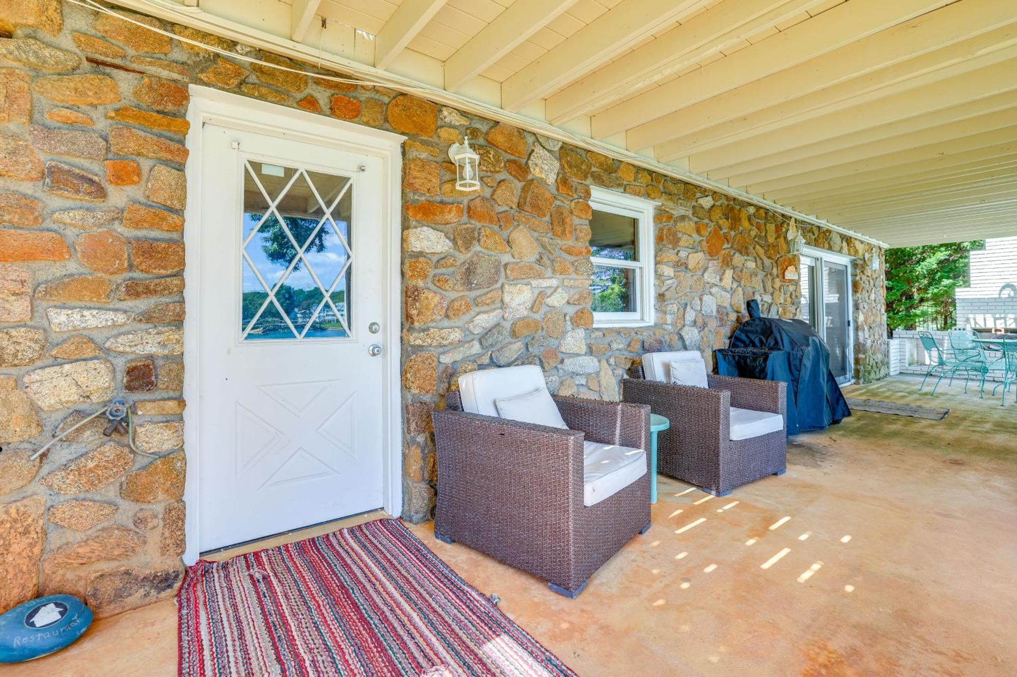Smith Mountain Lake Retreat With Private Beach! Huddleston Exterior photo